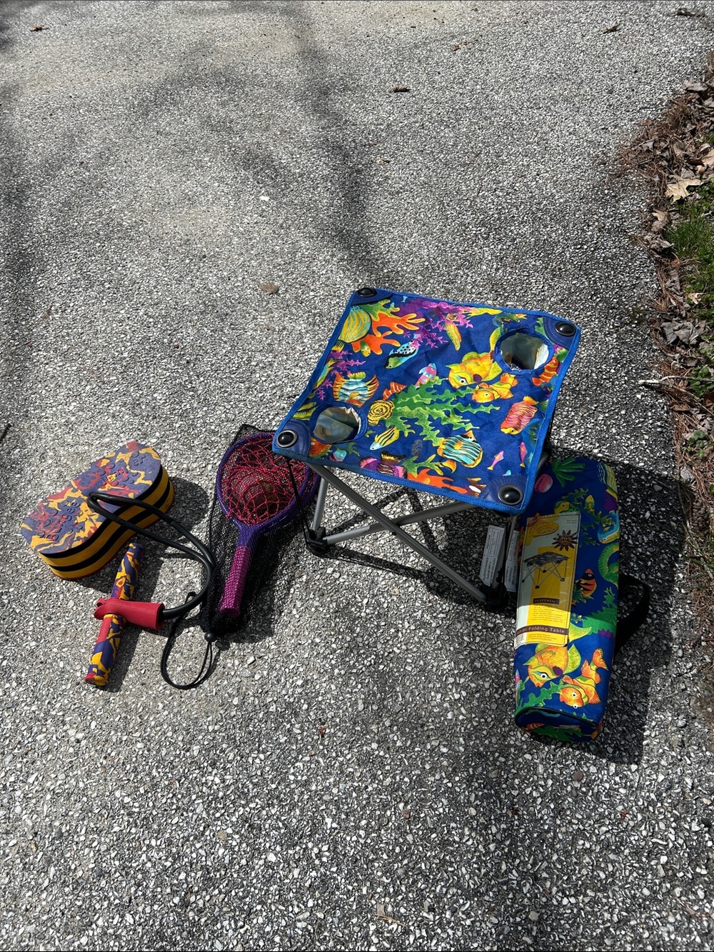 Kids summer fun pack! Collapsible table, “racquets” netball, bungee jumper!